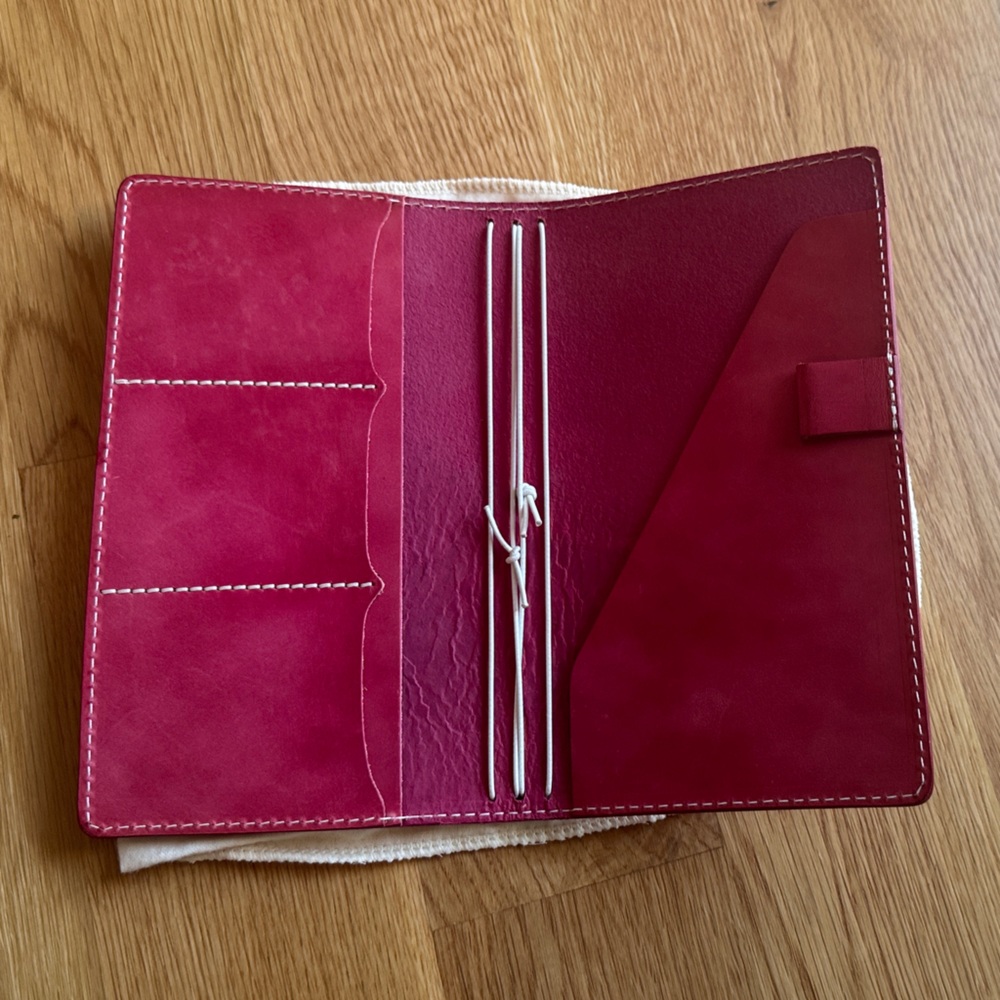 Chic Sparrow Narrow Deluxe Traveler’s Notebook – Sweet Pea Leather – USA Made - Picture 4 of 4